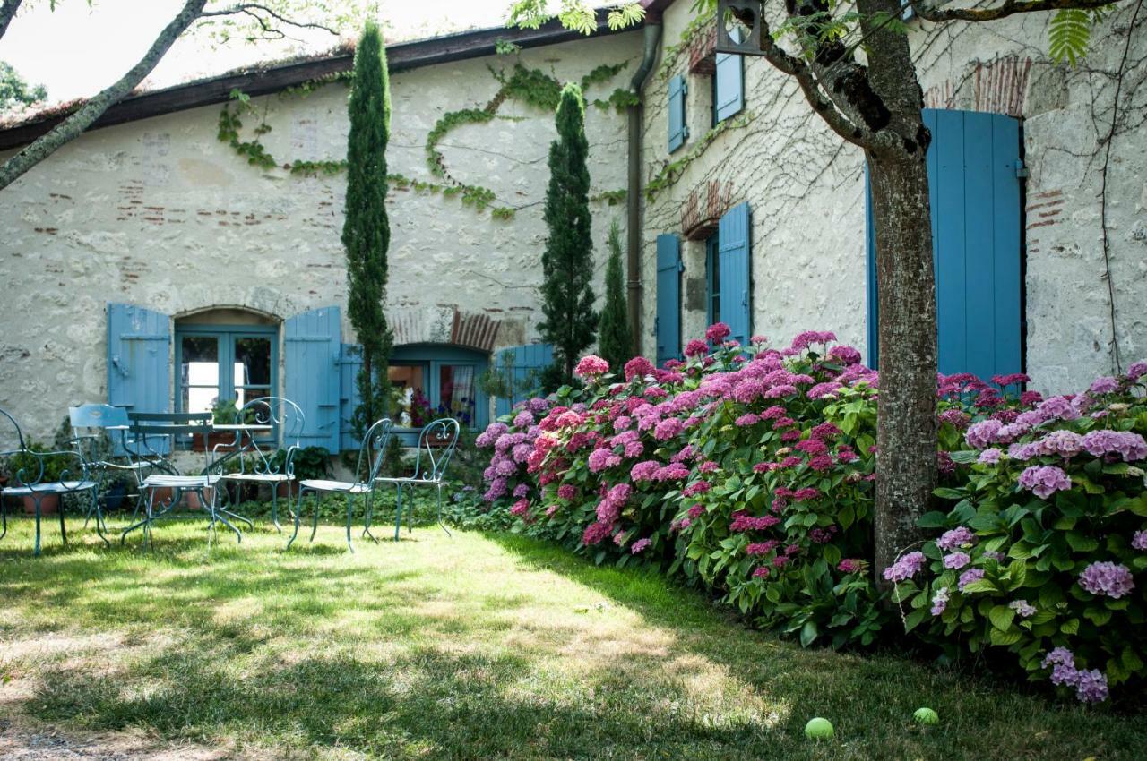 Les Huguets Bed & Breakfast Villeneuve-sur-Lot Exterior photo